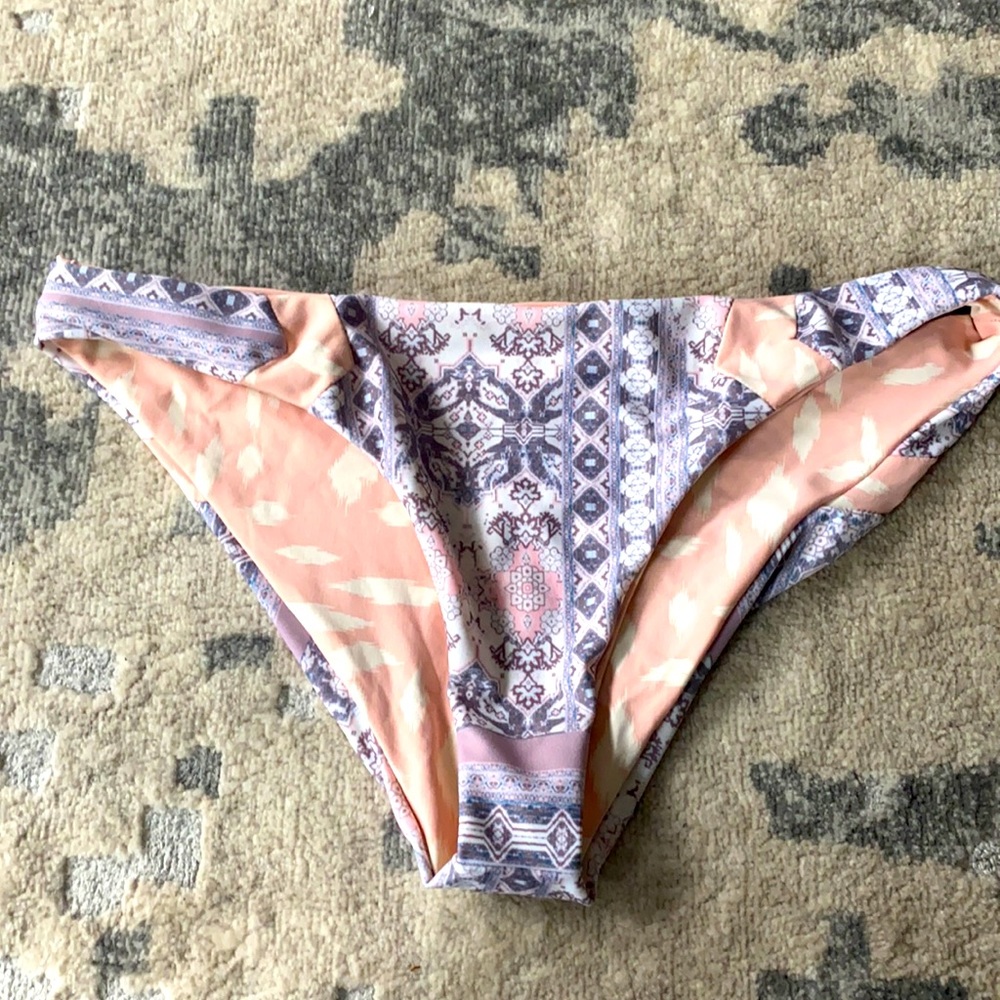 L Space bikini bottoms